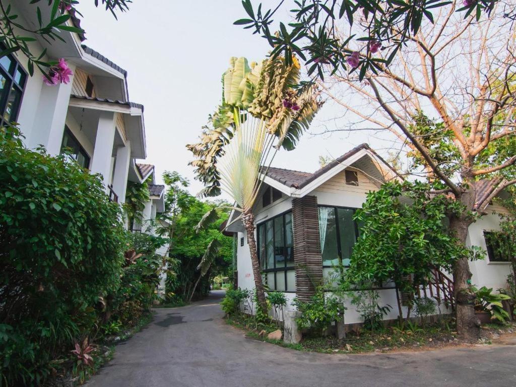 Chayada Garden House And Resort Hotel Nakhon Ratchasima Exterior photo