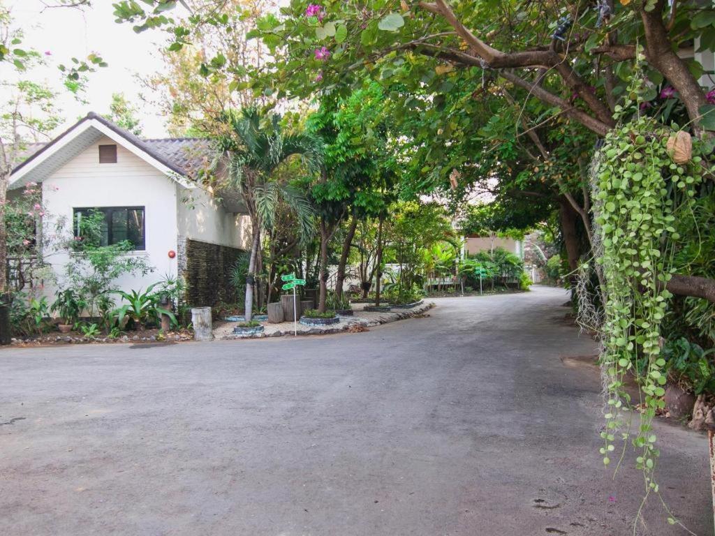 Chayada Garden House And Resort Hotel Nakhon Ratchasima Exterior photo